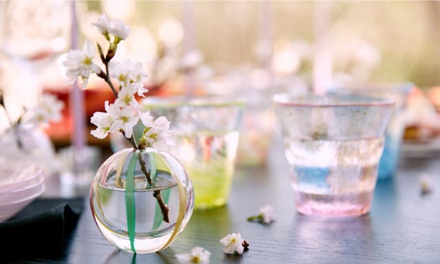 桜色×水色で、春の景色をテーブルに。