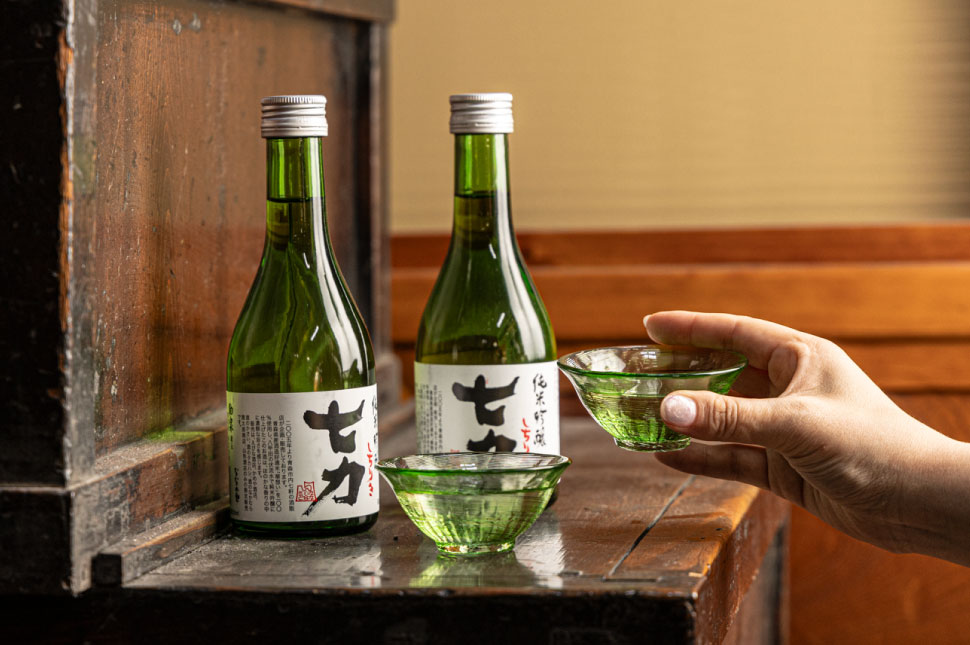 百色の青森 七戸の酒蔵『盛田庄兵衛』 | ハンドメイドガラスの伝統工芸